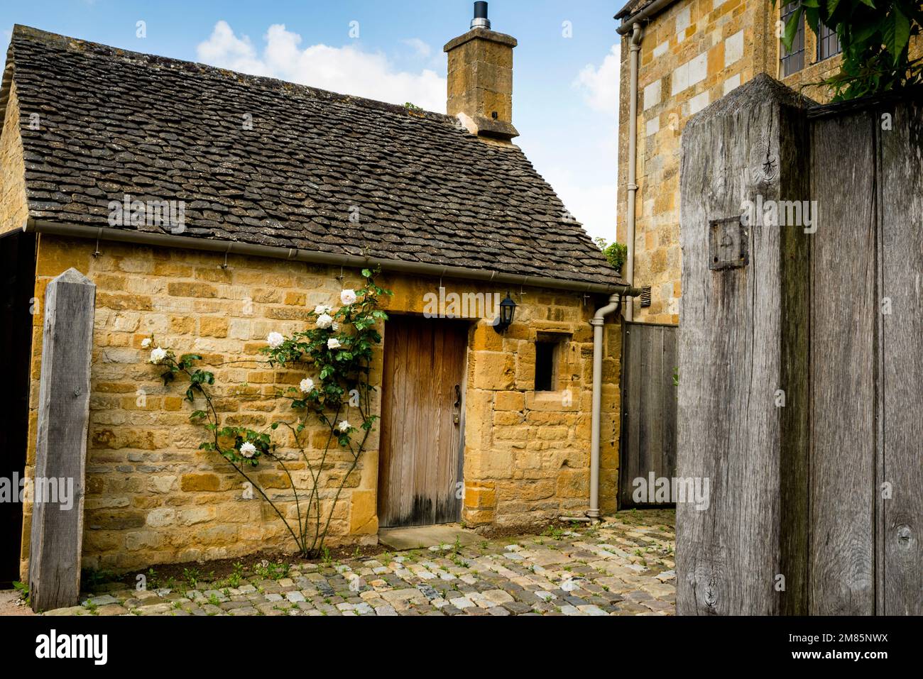 Steinbau im Cotswold Village in Stanton, England. Stockfoto