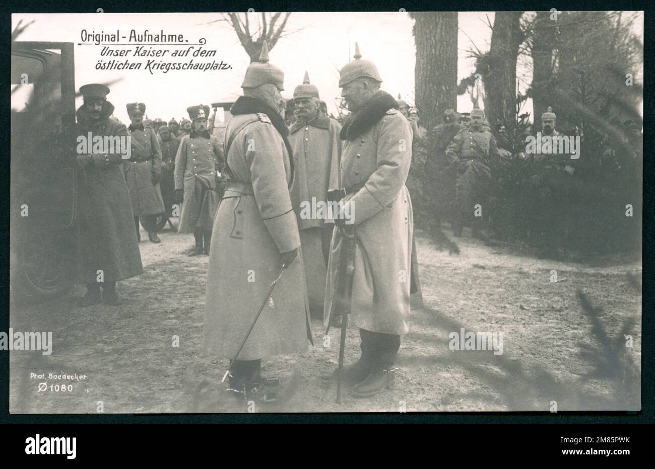 Europa, Deutschland, Ostpreussen ?, 1.Weltkrieg, Ostfront, Originaltext : " Unser Kaiser auf dem östlichen Kriegsschauplatz " , 1915 ? , Postkarte , Photo Boedecker ( über den Fotografen keine Informationen vorhanden ) , Rechte werden nicht vertreten . / Europa, Deutschland, Ostpreußen? , WW I , die russische Front , Originaltext : Unser Kaiser auf dem östlichen Kriegsschauplatz " ( Unser Kaiser an der Ostfront ) , 1915 ? , Postkarte, Photo Boedecker ( es gibt keine weiteren Informationen über den Fotografen ) , es gibt keine Rechte . Stockfoto