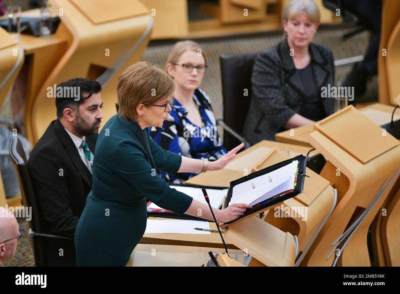 Edinburgh Scotland, Vereinigtes Königreich 12. Januar 2023 Nicola Sturgeon bei First Minister Questions at the Scottish Parliament. Live-Nachrichten von sst/alamy Stockfoto