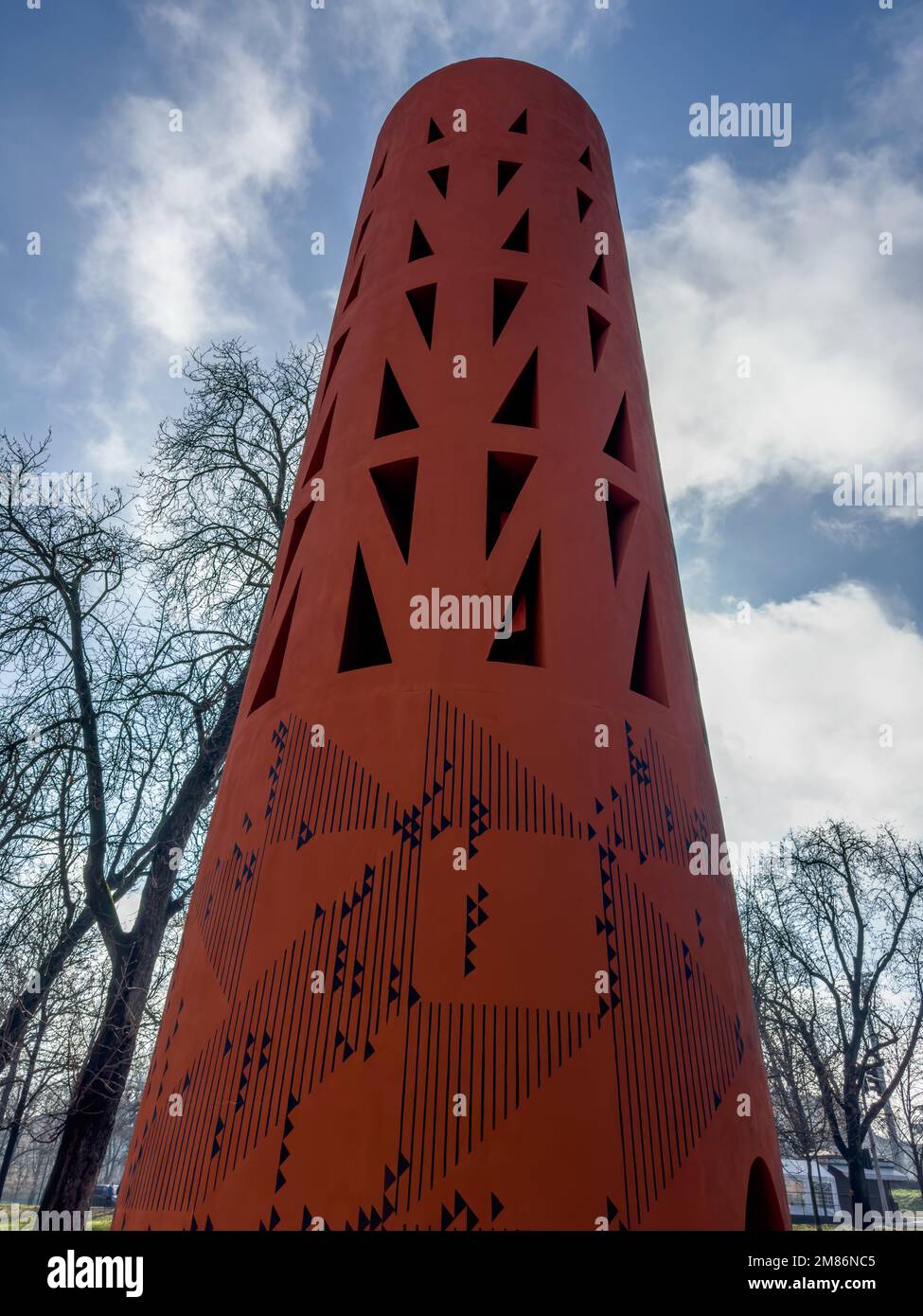 Der Turm von Francis Kéré anlässlich der 23. Internationalen Ausstellung der Triennale di Milano, La Triennale di Milano, Mailand, Italien Stockfoto