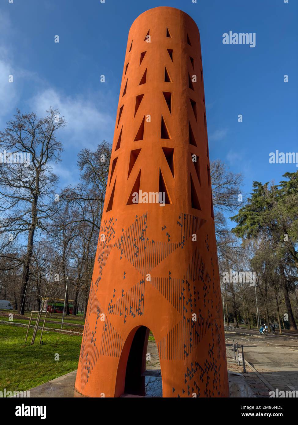 Der Turm von Francis Kéré anlässlich der 23. Internationalen Ausstellung der Triennale di Milano, La Triennale di Milano, Mailand, Italien Stockfoto