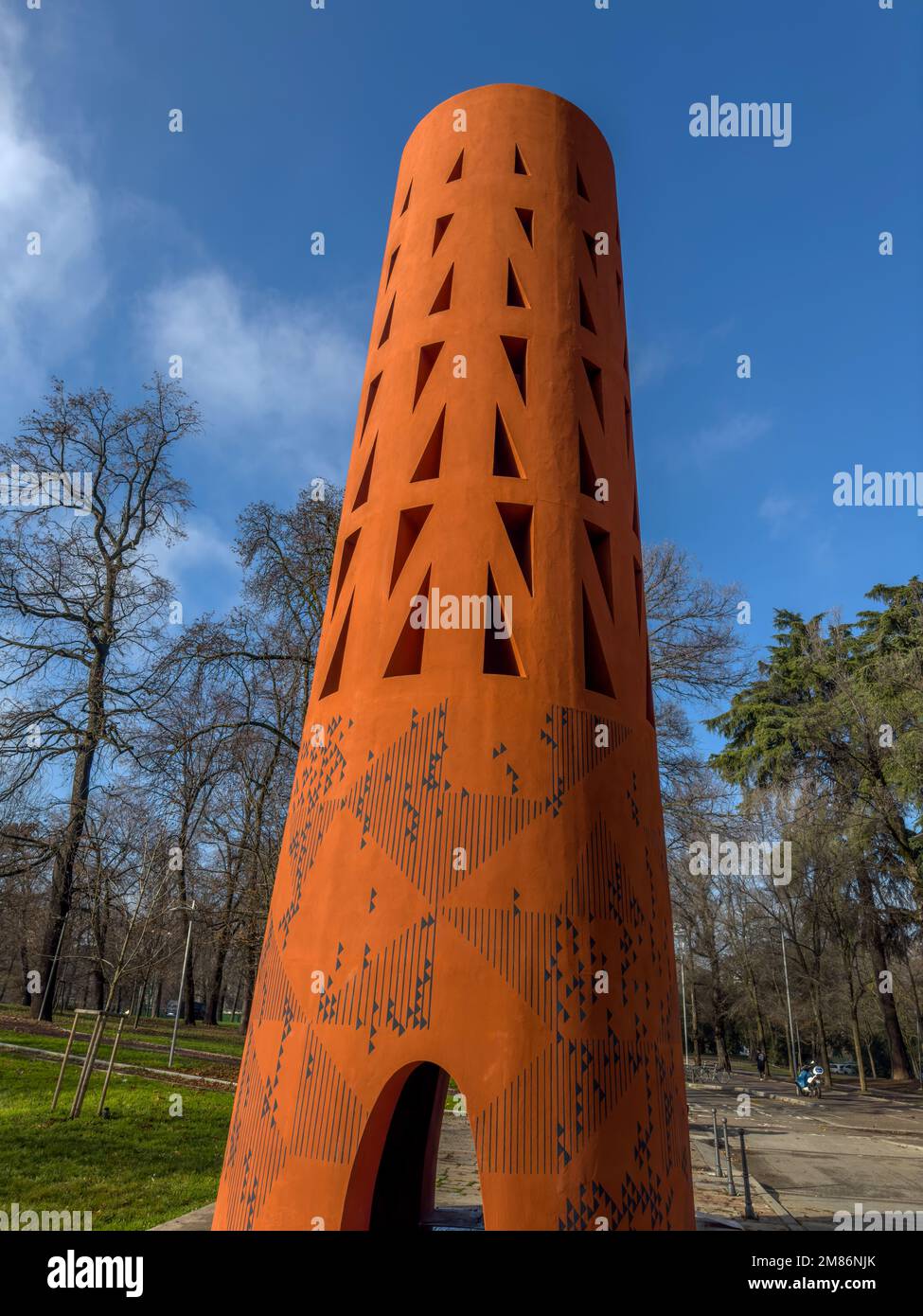 Der Turm von Francis Kéré anlässlich der 23. Internationalen Ausstellung der Triennale di Milano, La Triennale di Milano, Mailand, Italien Stockfoto