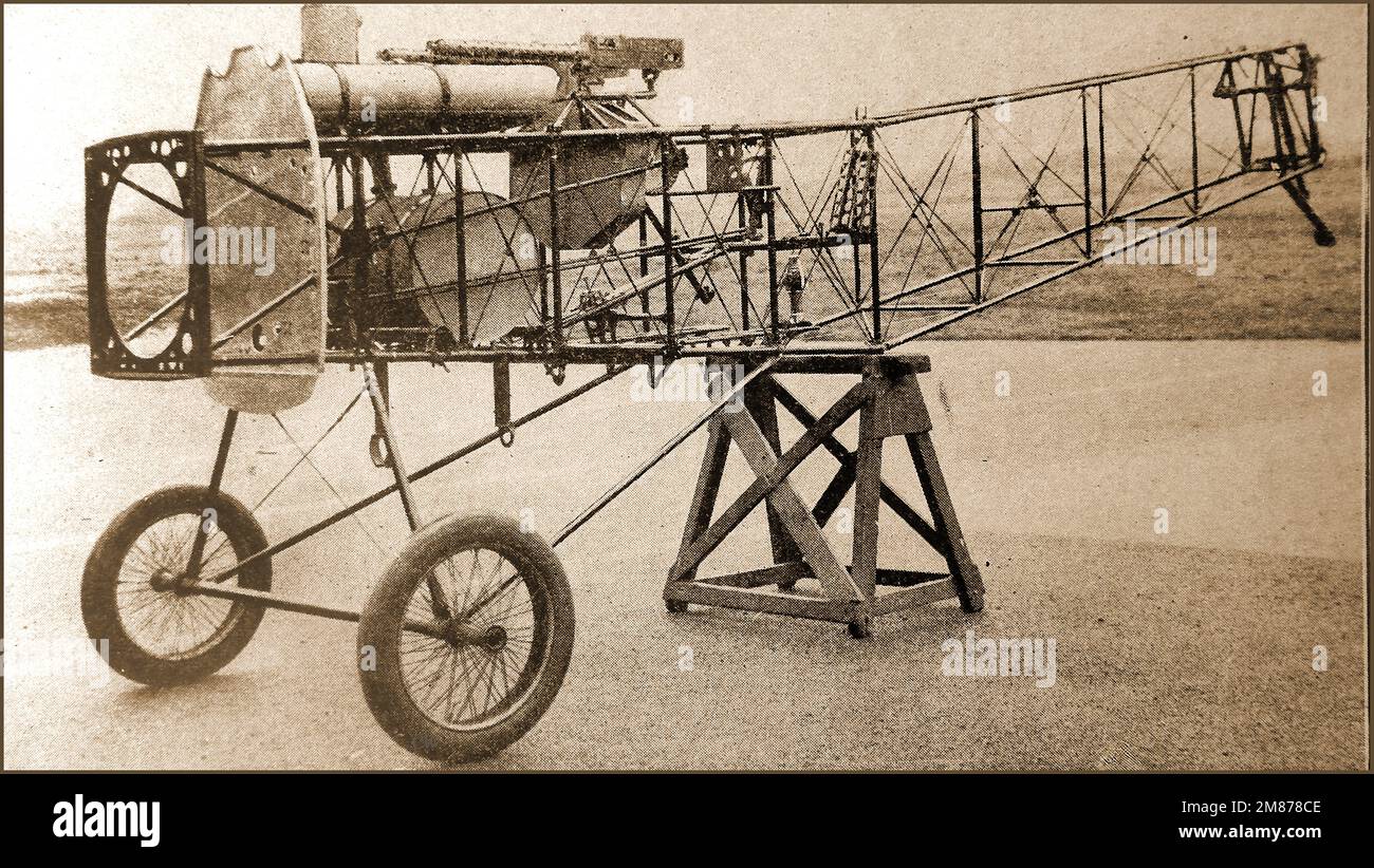 Flugzeugherstellung der 1930er Jahre in Großbritannien - Rahmen eines mit Maschinengewehren ausgestatteten Flugzeugs der Royal Airforce Siskin. Stockfoto