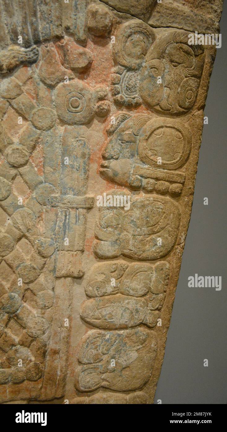 Maya-Glyphen mit Pigmenten aus der archäologischen Stätte Pomona in Tabasco Mexiko. Präkolumbianische Kunst im Dallas Museum of Art, Dallas Texas Stockfoto