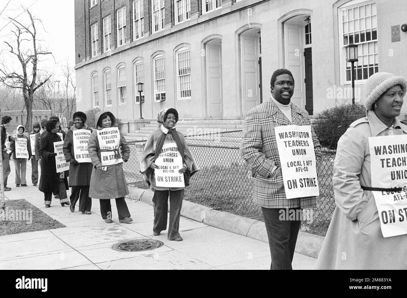 Afroamerikanische Lehrer der Washington Teachers Union, Local 6 American Federation of Teachers, AFL-CIO, auf Streikposten, Washington, D.C. USA, Warren K. Leffler, US News & World Report Magazine Collection, 6. März 1979 Stockfoto