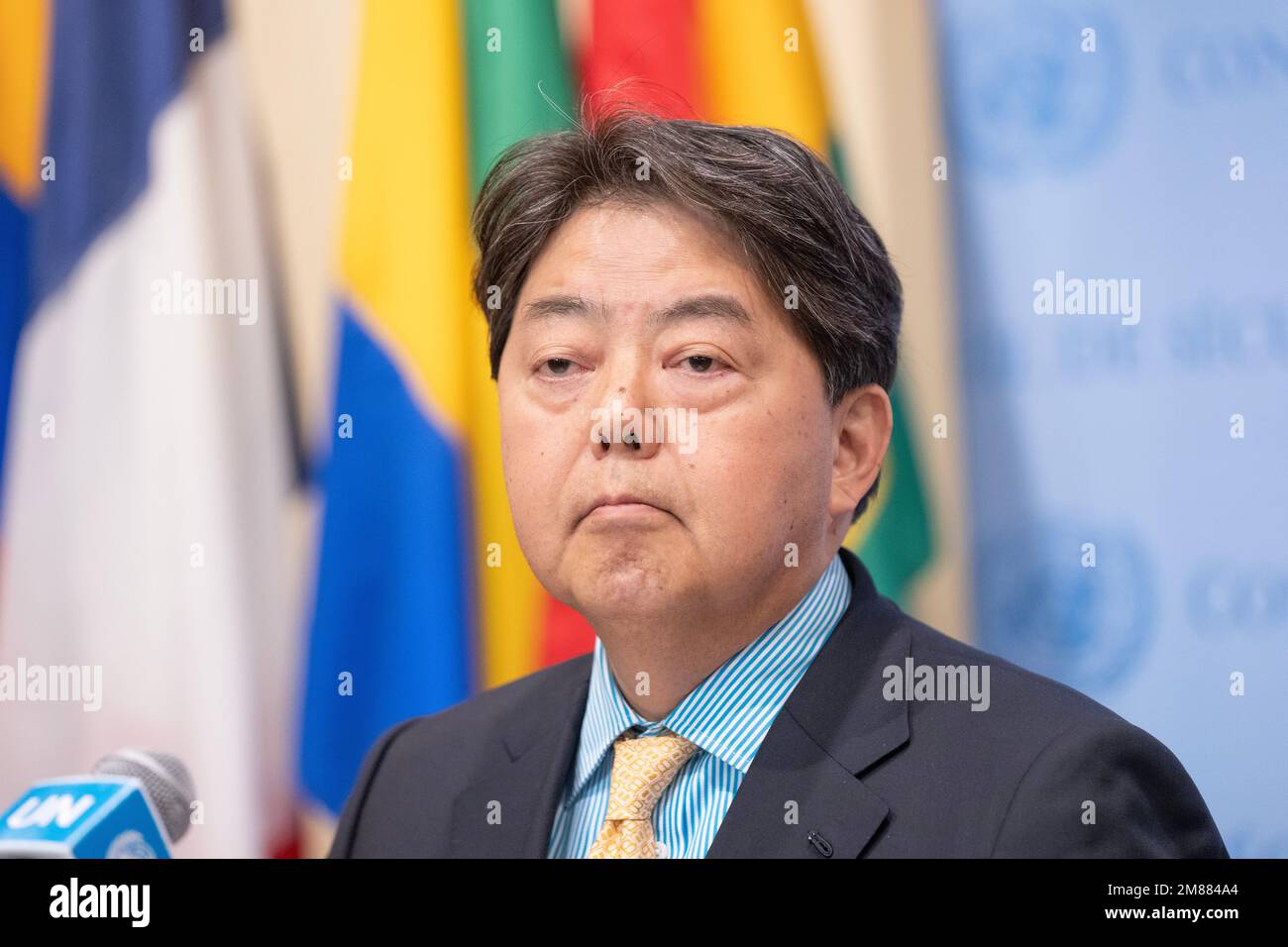 Hayashi Yoshimasa, Außenminister Japans, spricht während einer Pressekonferenz bei der Überwachung des Sicherheitsrats am UN-Hauptquartier in New York am 12. Januar 2023 Stockfoto