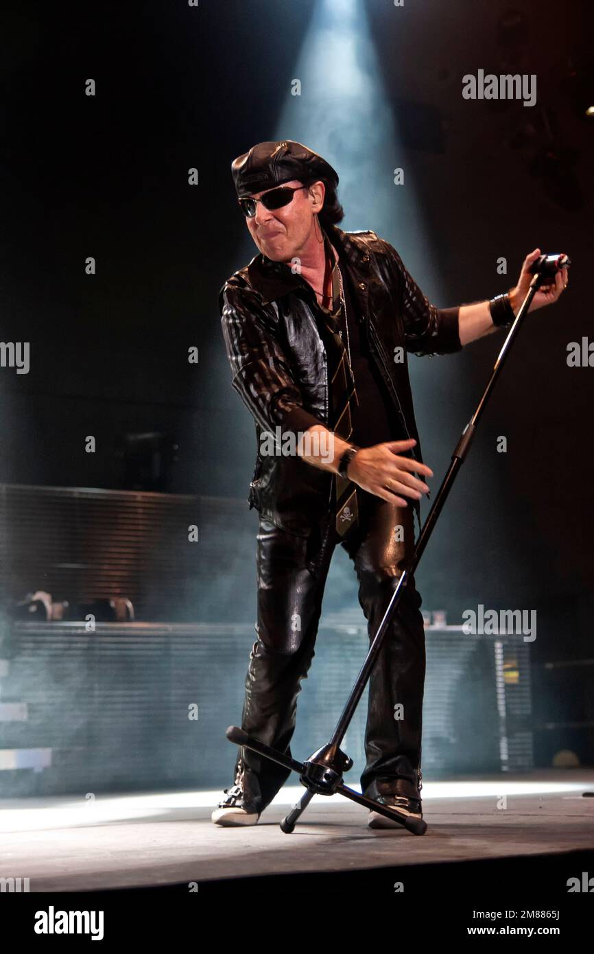 Klaus Meine, Sänger und Gründer der deutschen Rockband-Skorpione, lebt auf der Bühne. Lissabon, 2011 Stockfoto