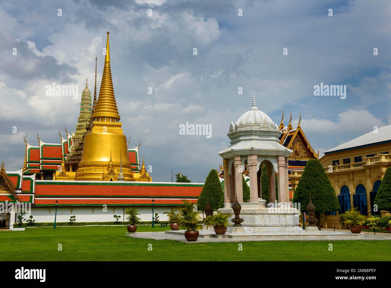 Phra Siratana Chedi, vergoldet, Relikt, Wat Phra Kaeo, alter Königspalast, Tempel des Smaragd-Buddha, Bangkok, Thailand, Asien Stockfoto
