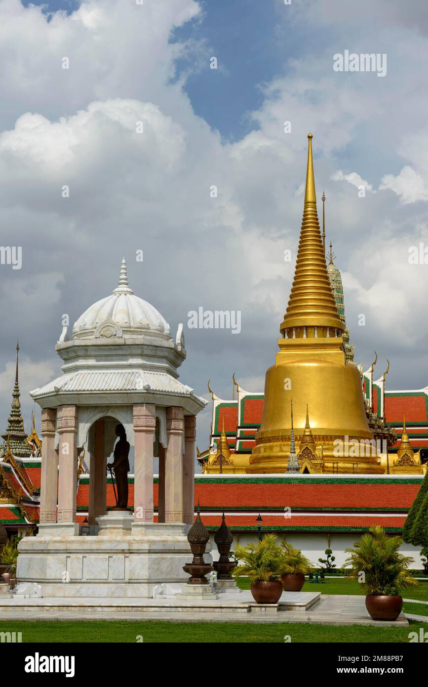 Phra Siratana Chedi, vergoldet, Relikt, Wat Phra Kaeo, alter Königspalast, Tempel des Smaragd-Buddha, Bangkok, Thailand, Asien Stockfoto