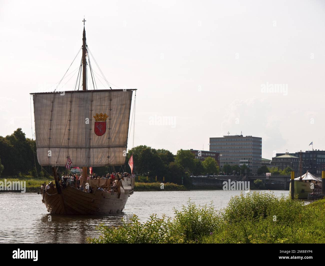 Das Hanseatische Zahnrad Roland von Bremen auf der Weser, Bremen Stockfoto