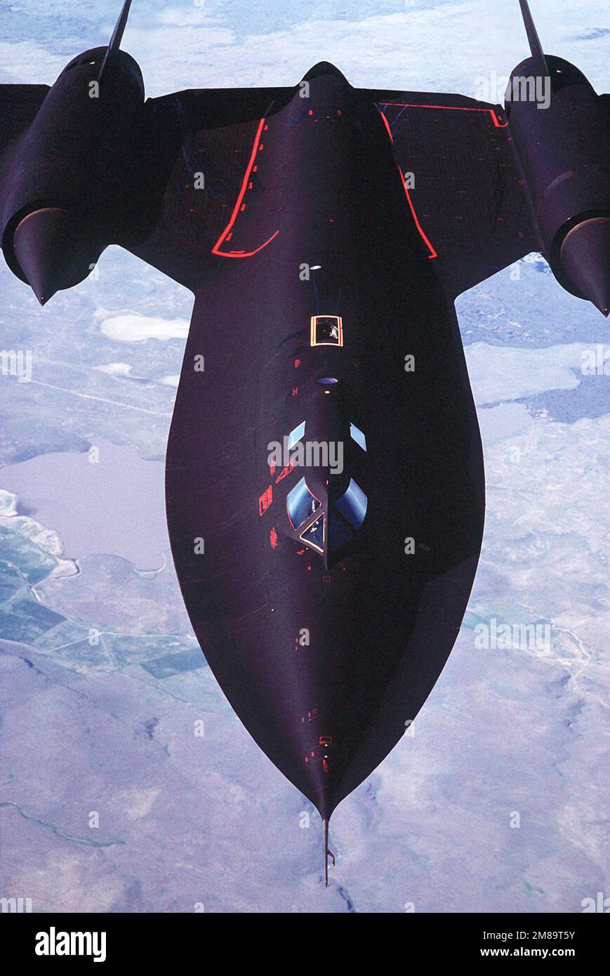Eine Air-to-Air-Nahaufnahme eines strategischen Aufklärungsflugzeugs der SR-71a. Die SR-71 ist inoffiziell als "Blackbird" bekannt. Basis: Luftwaffenstützpunkt Beale Bundesstaat: Kalifornien (CA) Land: Vereinigte Staaten von Amerika (USA) Stockfoto