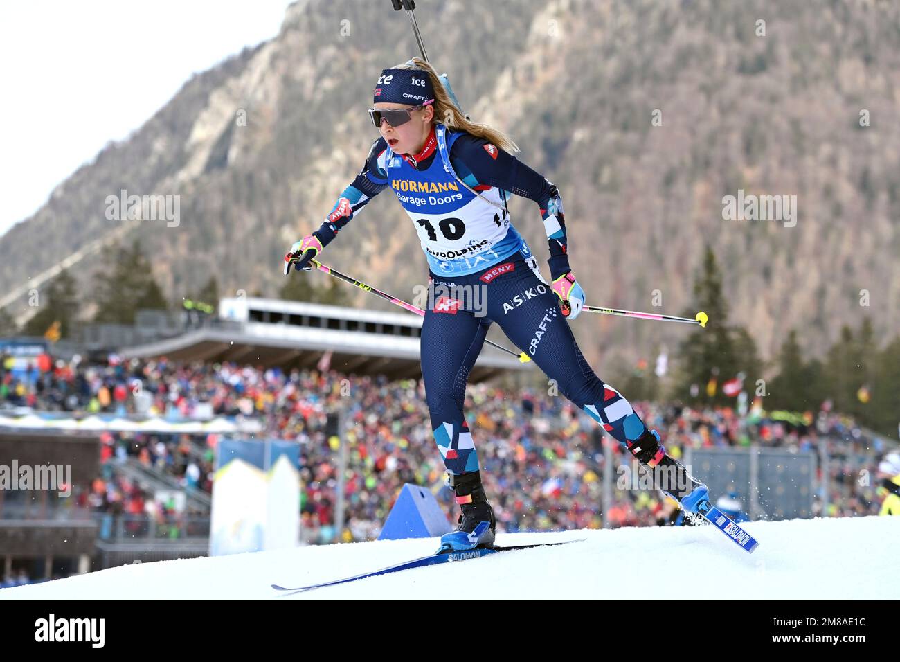 Ingrid Landmark TANDREVOLD (NOR), Action, Single Action, Single Image, Cut Out, Ganzkörperaufnahme, ganze Figur. IBU Biathlon World Cup Women 15km Einzelperson am 12. Januar 2023 in Ruhpolding, Staffel 2022/23. ? Stockfoto