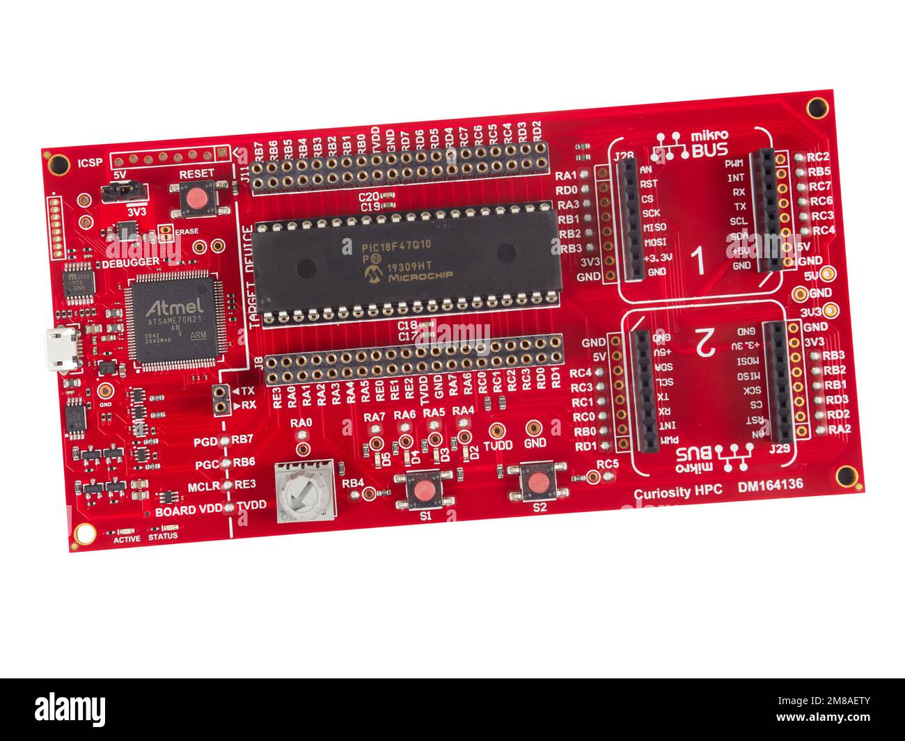 Bukarest, Rumänien - 7. Januar 2023: Microchip Curiosity HPC ist ein Entwicklungsboard für 40-polige und 28-polige 8-Bit-PIC-Mikrocontroller Stockfoto