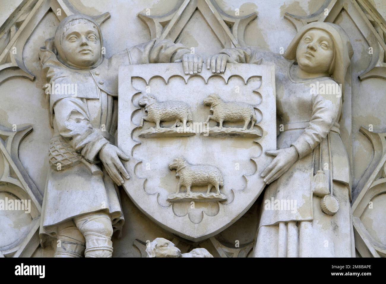 Deux béliers : Arès et Ariès. Porche de la Bourse de Bourges. Bourges. Cher. Mitte. Frankreich. Europa. Stockfoto