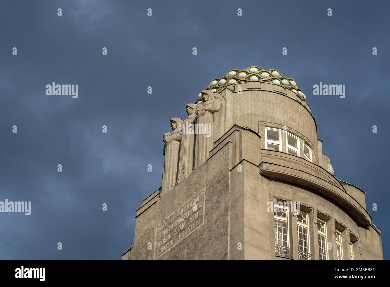 Gebäude des Kronenpalastes (Palac Koruna) am Wenzelsplatz - Prag, Tschechische Republik Stockfoto