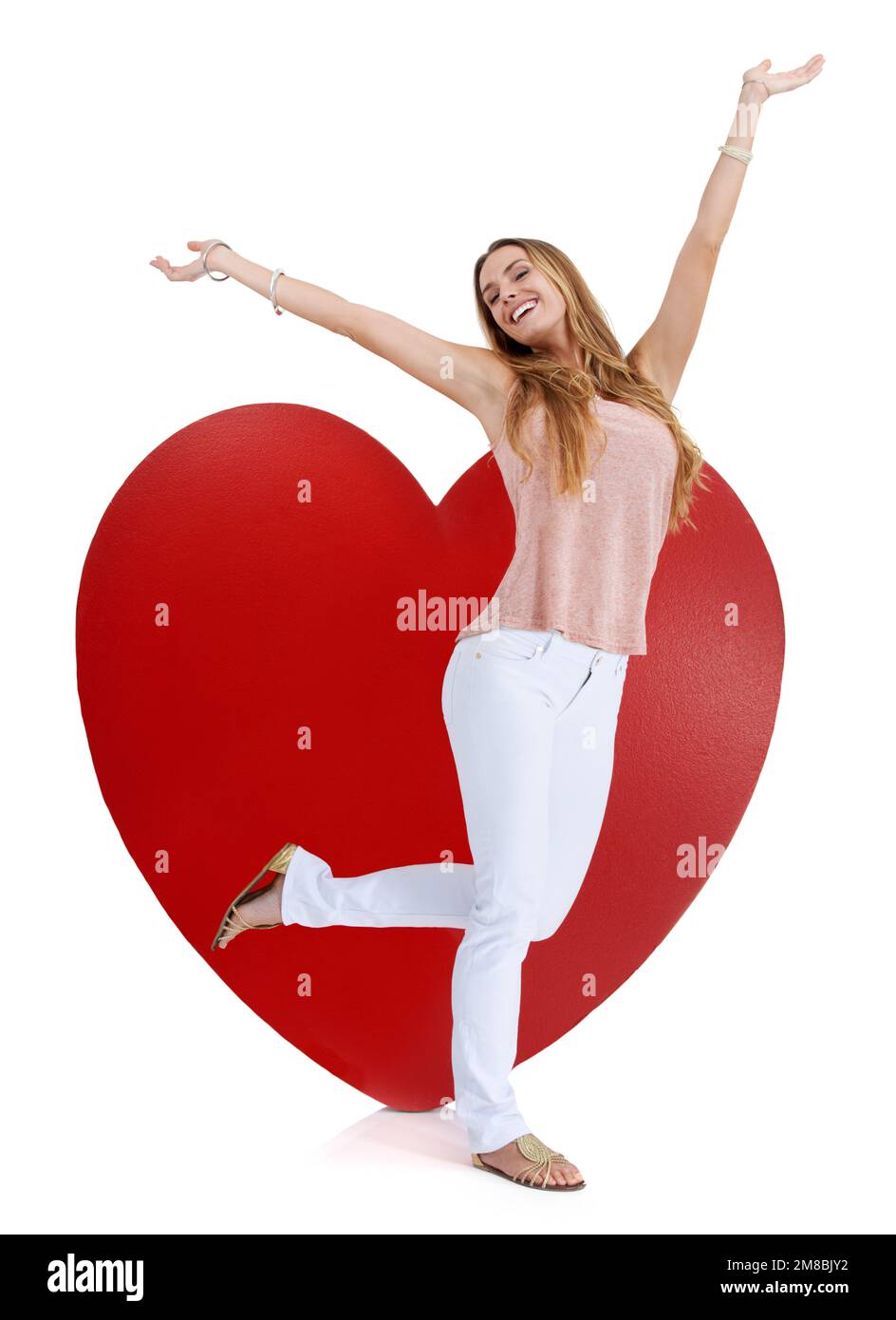 Herzgrafik, valentinstag-Porträt und Frau, die mit Freiheit und aufregendem Gefühl zufrieden ist. Modell, isolierter weißer Hintergrund und schöner junger Mensch Stockfoto