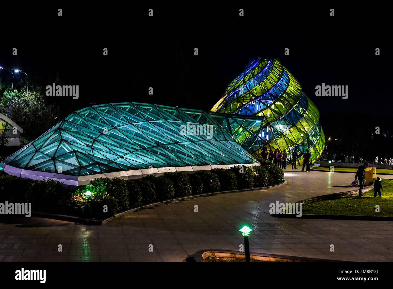 Da Lat, Vietnam - 2. November 2022: Platz Lam Vien bei Nacht Stockfoto