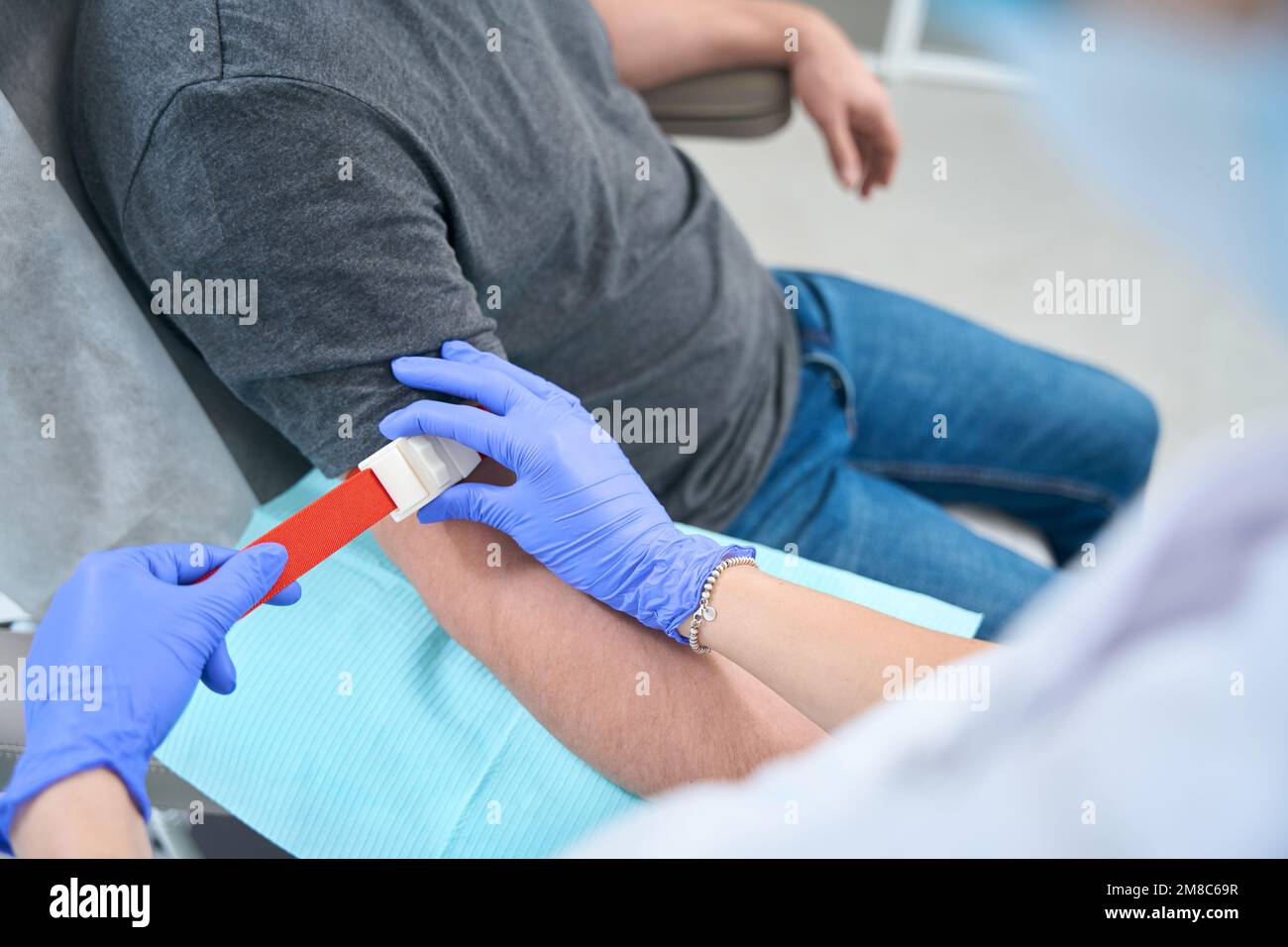 Urologische untersuchung -Fotos und -Bildmaterial in hoher Auflösung