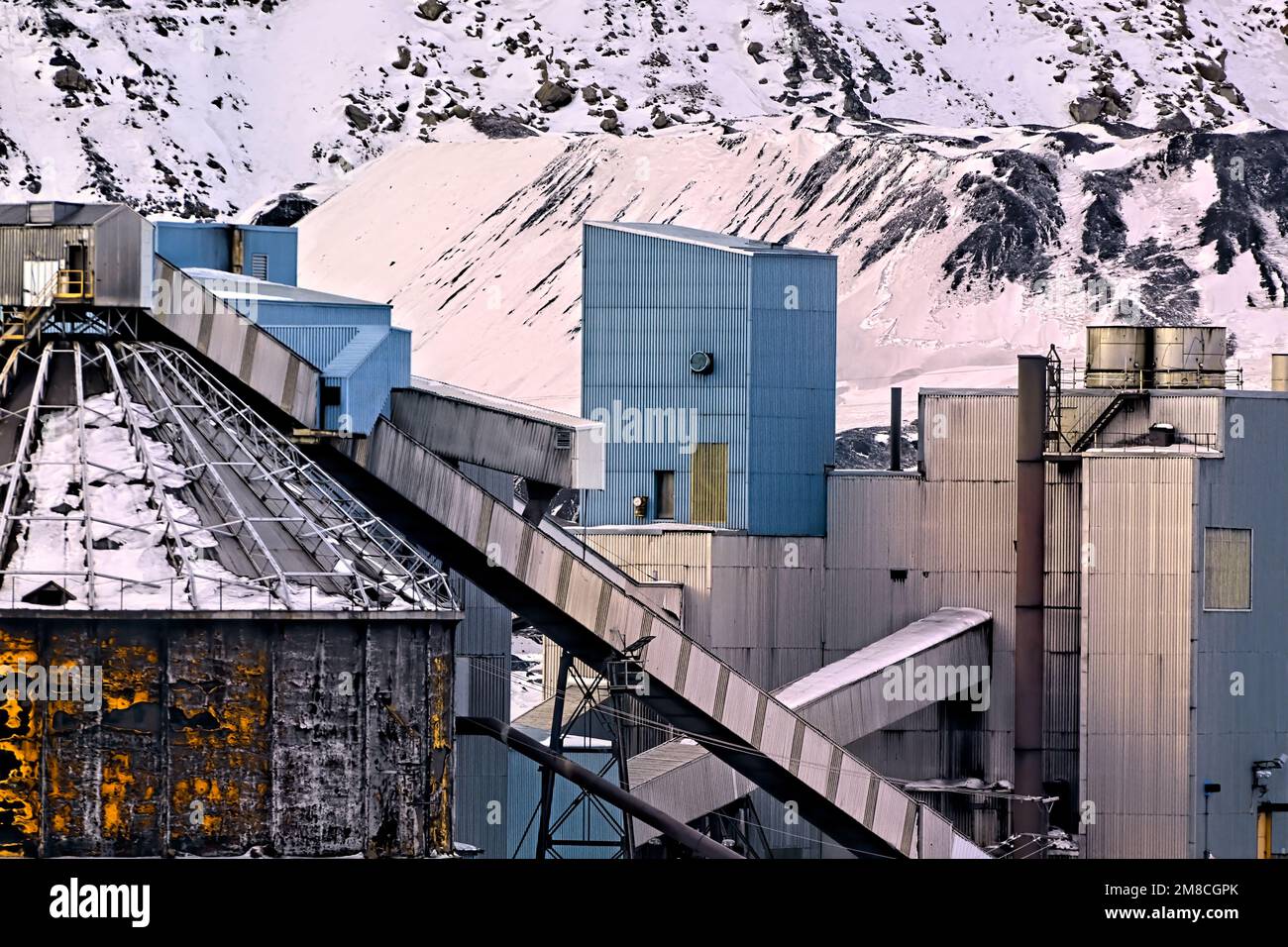Gebäude in einem Kohlebergwerk, das im ländlichen Alberta, Kanada, nicht mehr in Betrieb ist Stockfoto