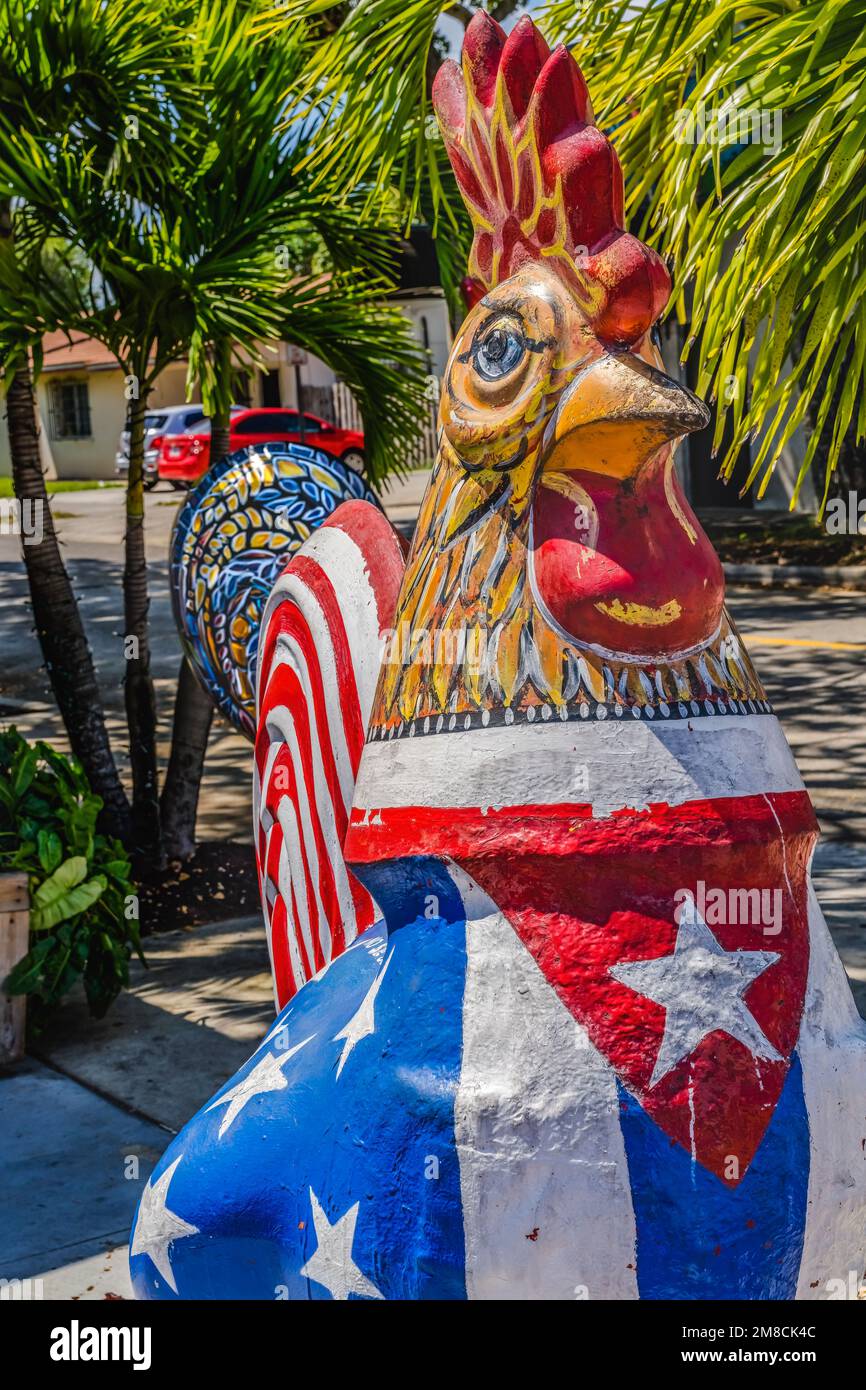 Rooster Statue Little Havana Downtown Miami, Florida, wurde 2002 gegründet und schuf verschiedene Künstler Symbol von Little Havana Stockfoto