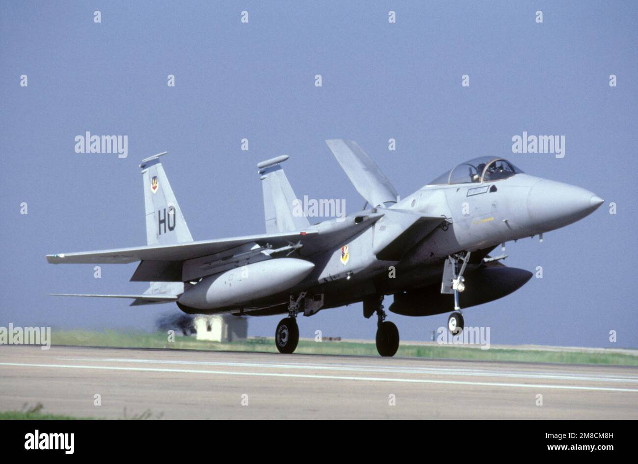 Ein F-15 Eagle von 49. Tactical Fighter Wing, Holloman AFB, New Mexico, kommt zur Landung. Exaktes Datum Aufnahme Unbekannt. Land: Unbekannt Stockfoto
