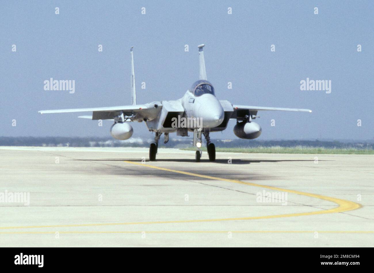 Ein F-15 Eagle 49. Tactical Fighter Wing, Holloman AFB, New Mexico Taxis auf der Fluglinie nach der Landung. Exaktes Datum Aufnahme Unbekannt. Land: Unbekannt Stockfoto