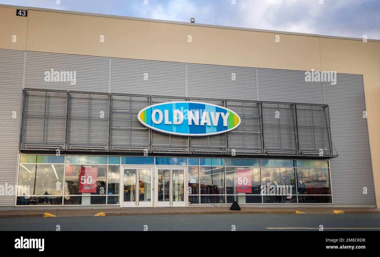 Old Navy Store Front am Chain Lake Drive, Halifax, Old Navy ist ein weltweit tätiger amerikanischer Bekleidungs- und Accessoires-Einzelhändler. HALIFAX, KANADA - DEZ. 2022 Stockfoto