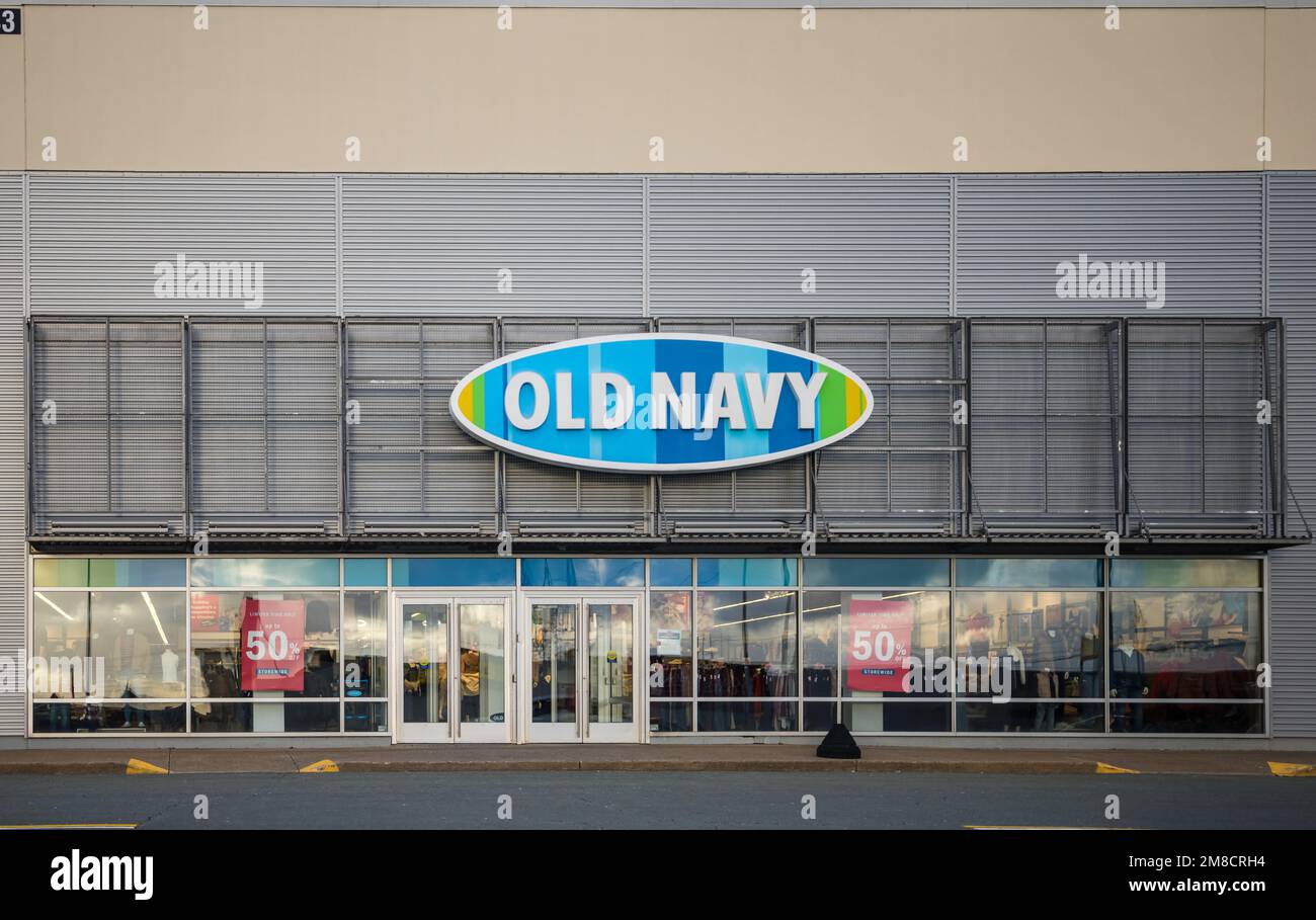 Old Navy Store Front am Chain Lake Drive, Halifax, Old Navy ist ein weltweit tätiger amerikanischer Bekleidungs- und Accessoires-Einzelhändler. HALIFAX, KANADA - DEZ. 2022 Stockfoto