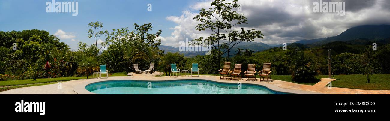 Swimmingpool im Costa-ricanischen Dschungel. Stockfoto