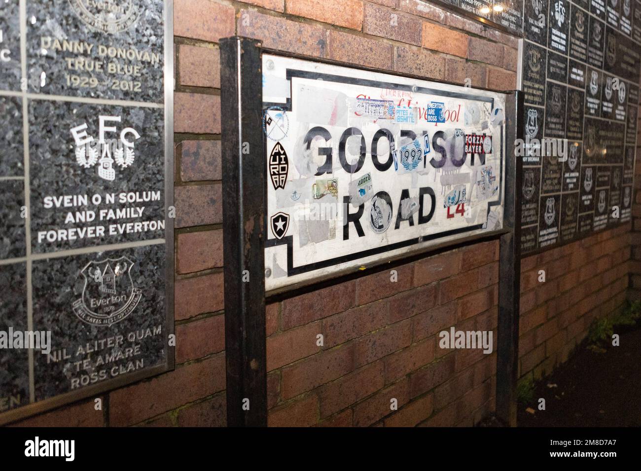 Goodison Road-Zeichen während des Everton-Fan-Protestes im Goodison Park, Liverpool, Vereinigtes Königreich, 13. Januar 2023 (Foto: Phil Bryan/Alamy Live News) Stockfoto