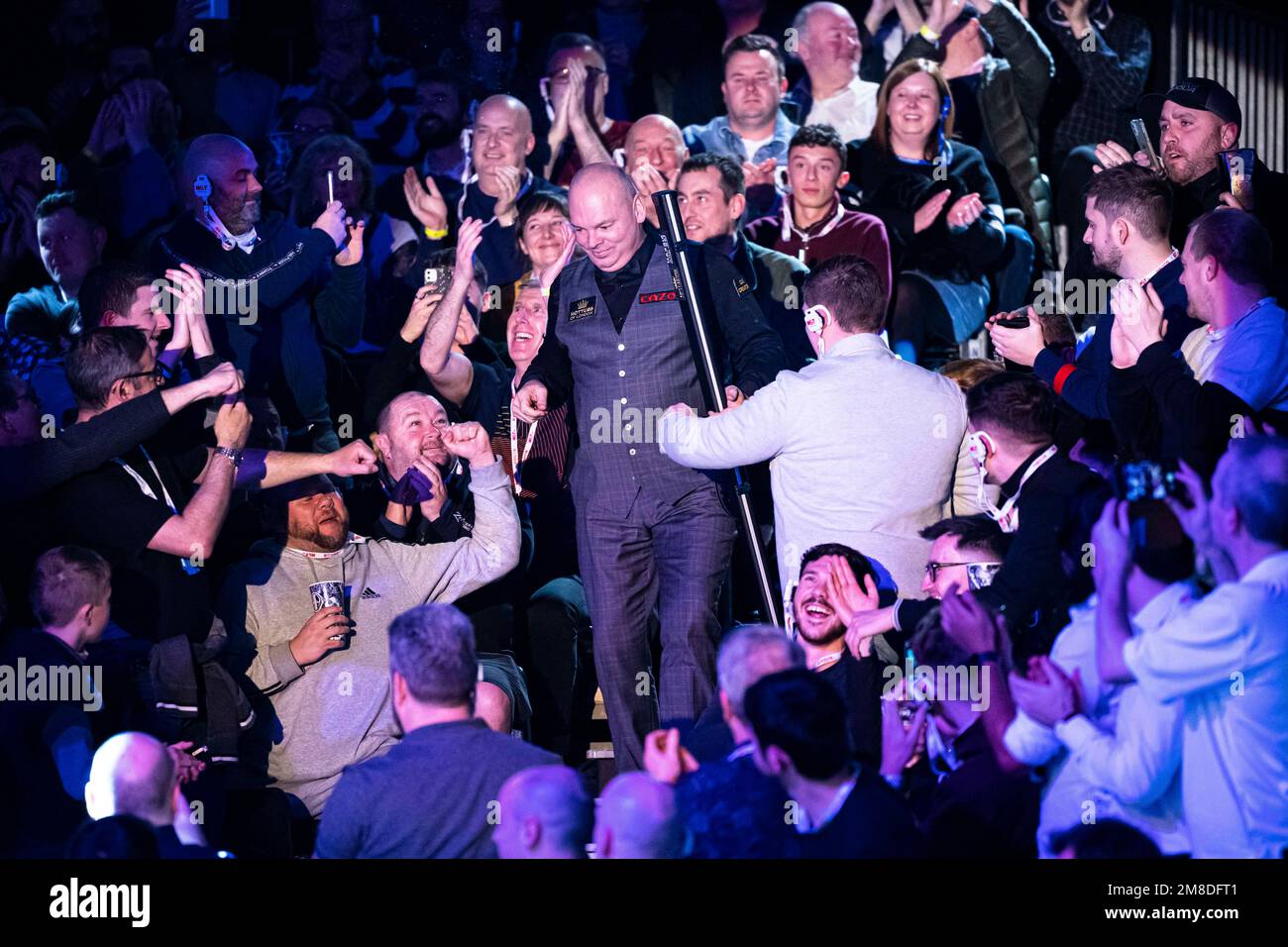 London, Großbritannien. 13. Januar 2023. Stuart Bingham betritt die Arena für die Quartalsfinals während der Cazoo Master 2023 Day 6 Quarter Finals im Alexandra Palace am Freitag, den 13. Januar 2023 in LONDON, ENGLAND. Kredit: Taka G Wu/Alamy Live News Stockfoto London, Großbritannien. 13. Januar 2023. Stuart Bingham betritt die Arena für die Quartalsfinals während der Cazoo Master 2023 Day 6 Quarter Finals im Alexandra Palace am Freitag, den 13. Januar 2023 in LONDON, ENGLAND. Kredit: Taka G Wu/Alamy Live News Stockfoto