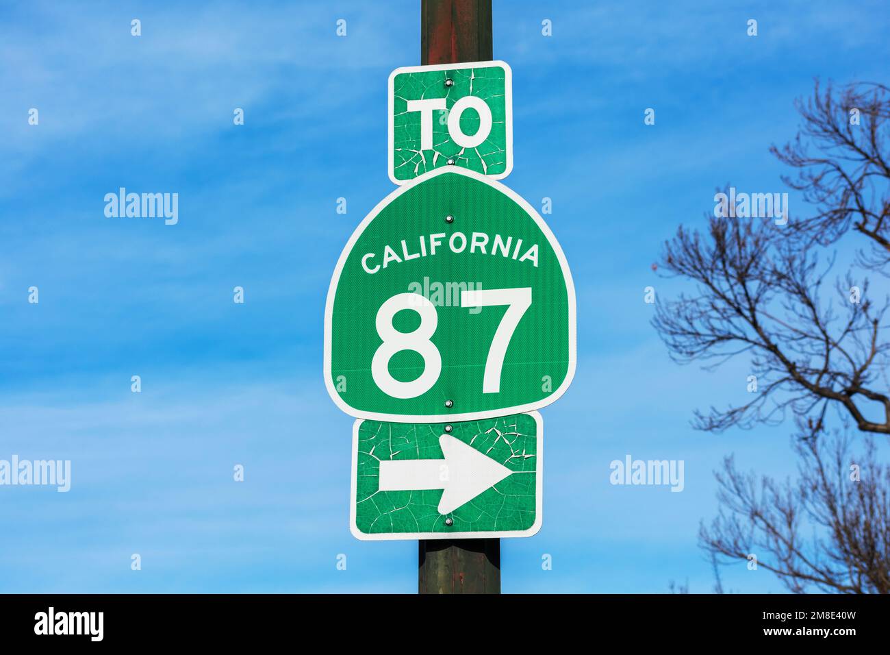 Wegweiser zum California Highway 87. Stockfoto