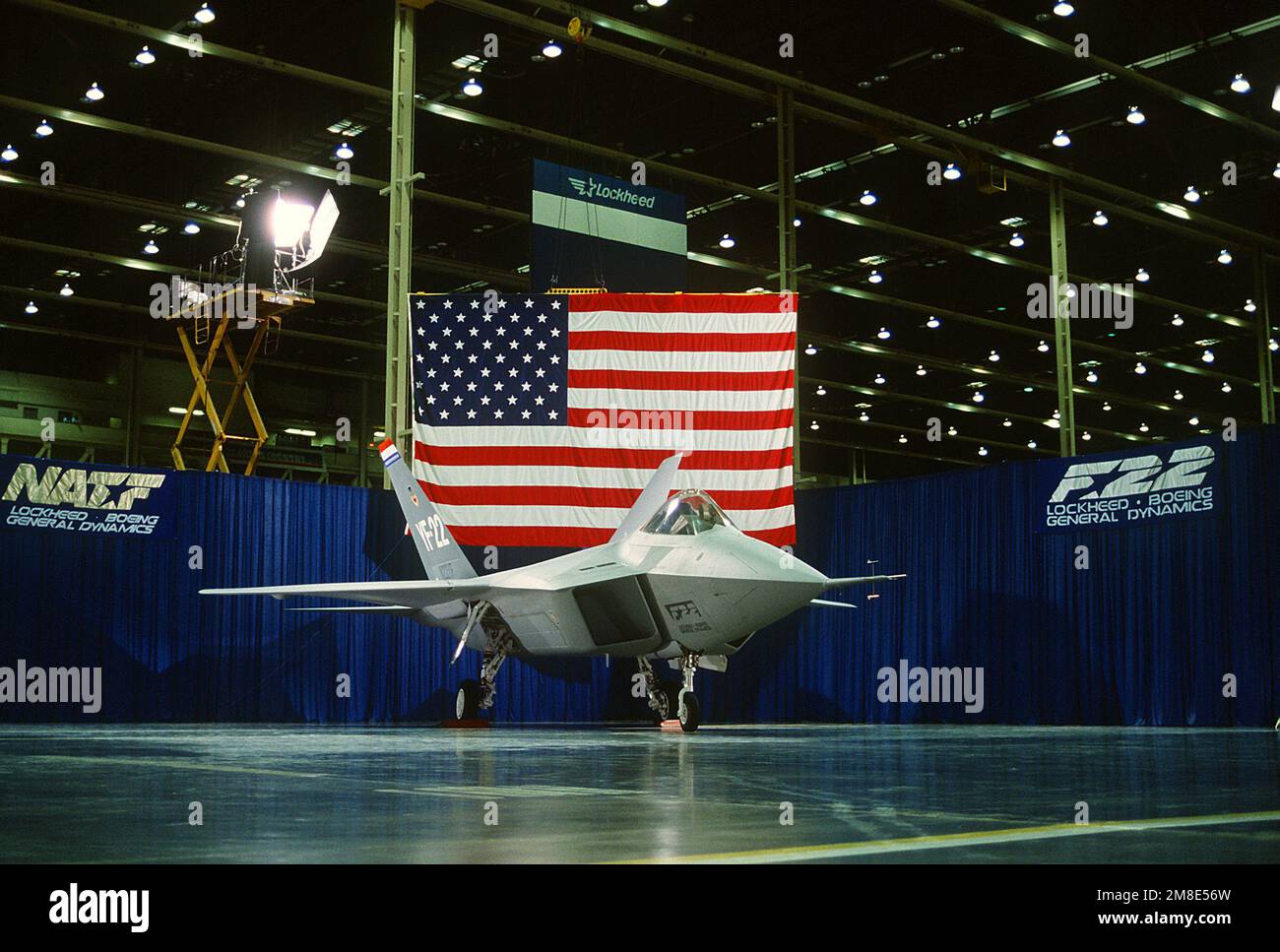 Rechte Vorderansicht eines Prototyps eines ATF-22-Flugzeugs (Advanced Tactical Fighter). Land: Unbekannt Stockfoto