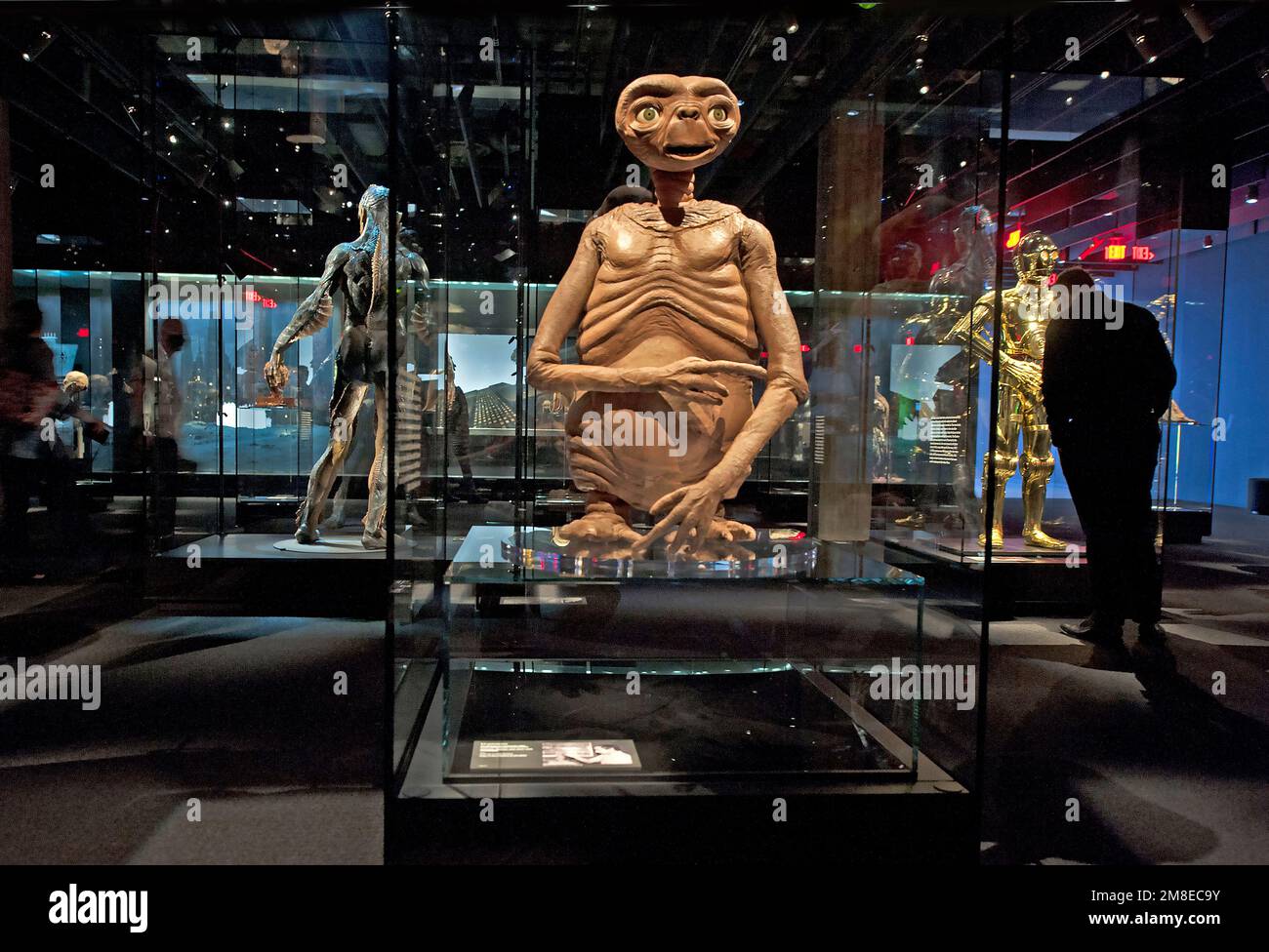 E.T. und andere Kreaturen aus berühmten Science-Fiction-Filmen werden im Academy Museum of Motion Pictures in Los Angeles, Kalifornien, ausgestellt Stockfoto