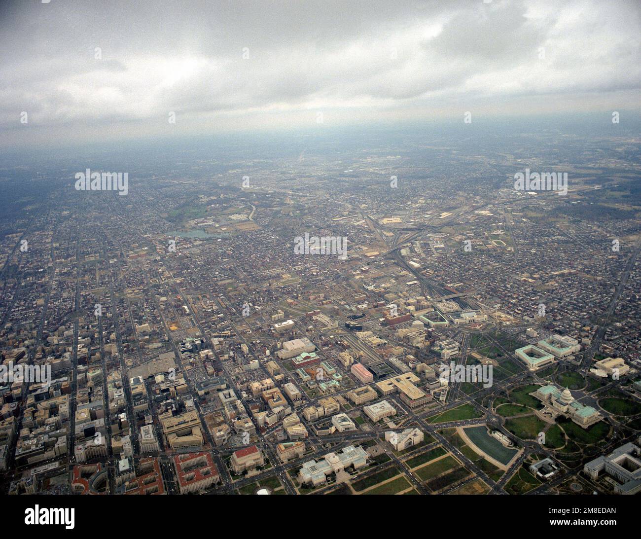 Eine Luftaufnahme von Washington, District of Columbia, mit dem US Capitol im rechten Vordergrund. Land: Vereinigte Staaten von Amerika (USA) Stockfoto