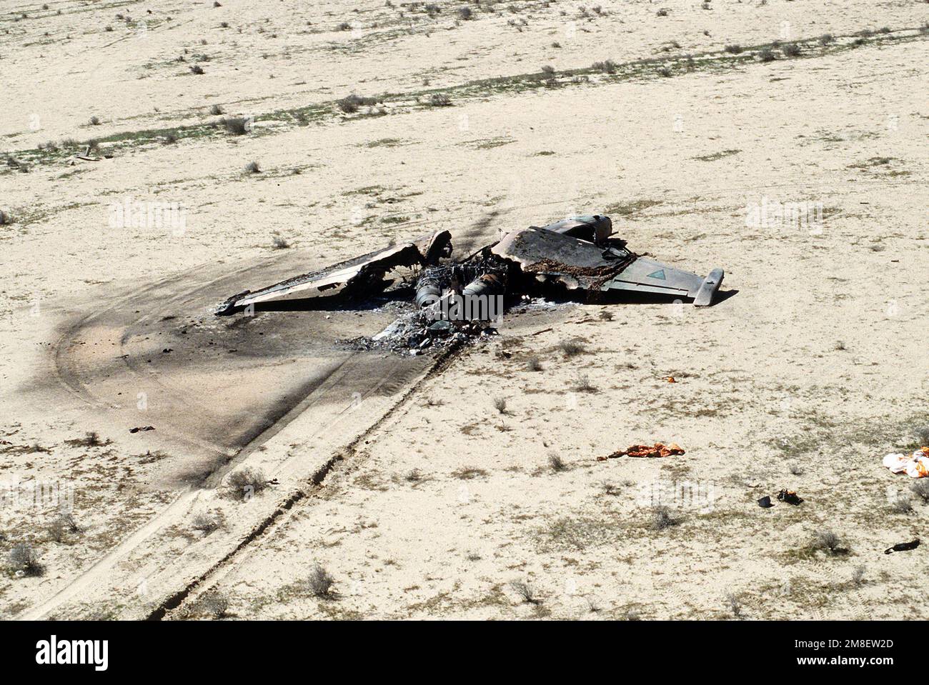 Ein Frogfoot-Flugzeug der SU-25 wurde während der Operation Desert Storm zerstört. Betreff Operation/Serie: STÜTZPUNKT WÜSTENSTURM: Jalibah Luftwaffenstützpunkt Land: Irak (IRQ) Stockfoto