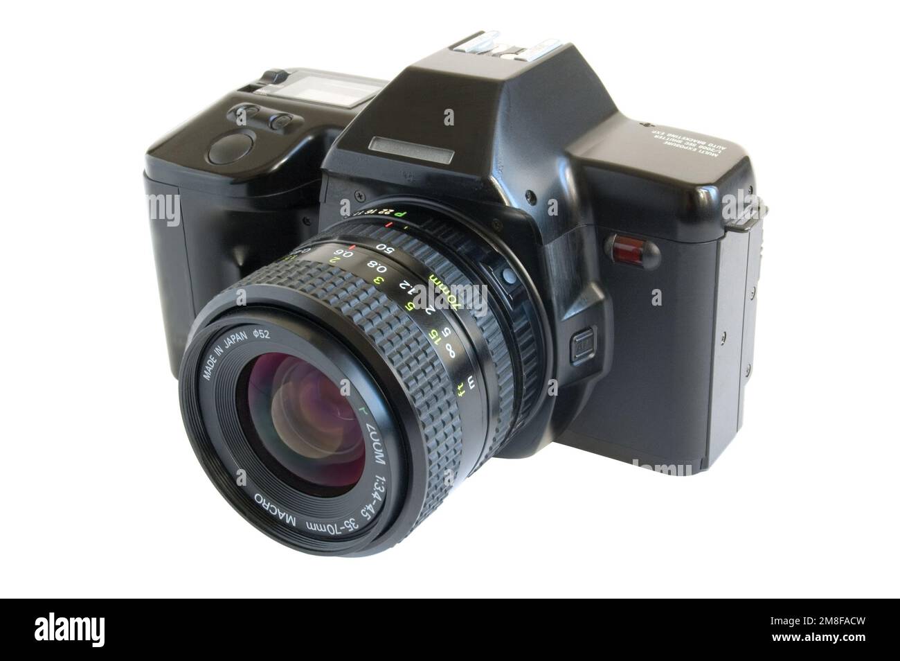 Eine alte 35-mm-Filmkamera, isoliert auf Weiß Stockfoto