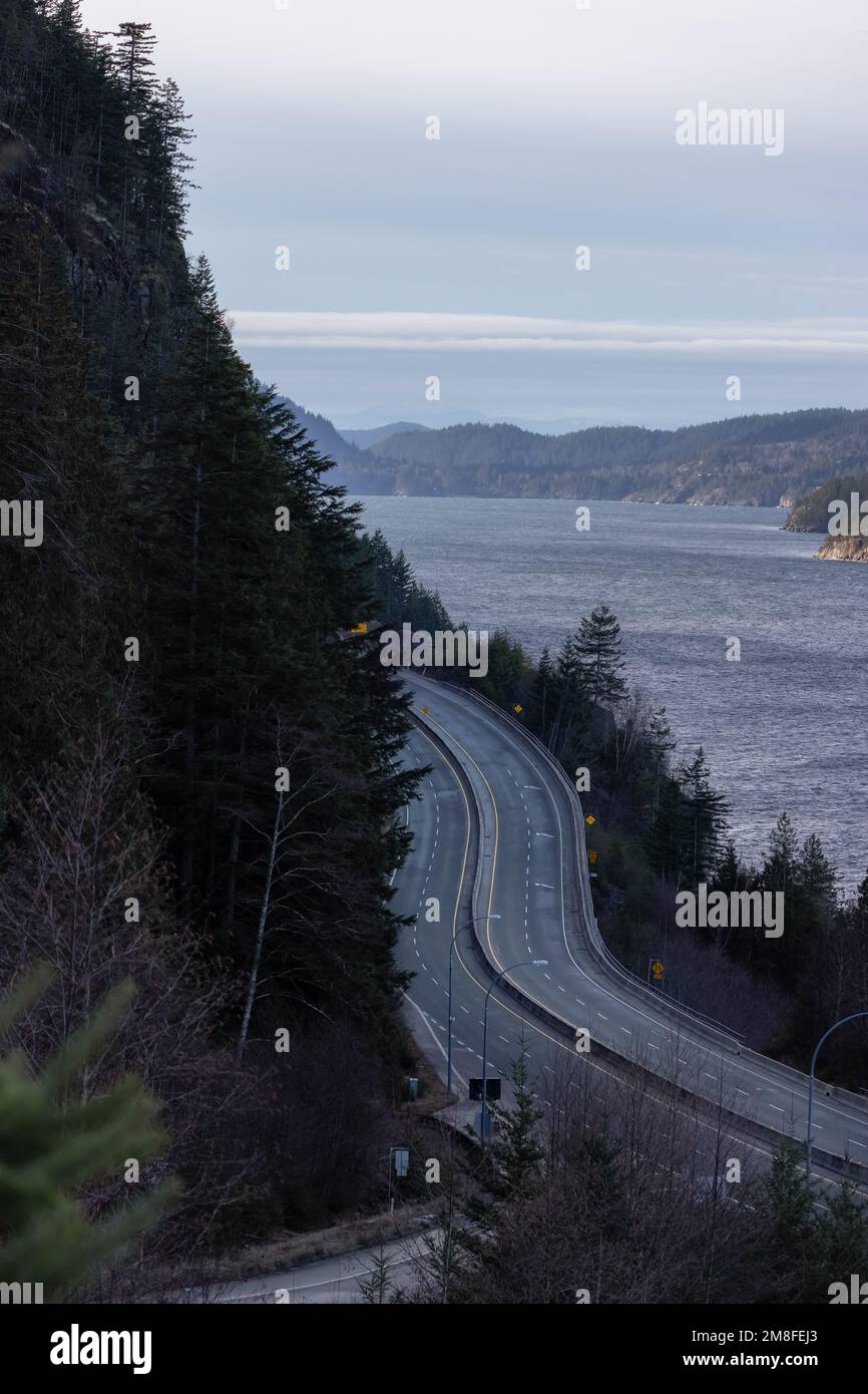 Sea to Sky Highway im Howe Sound. In der Nähe von Vancouver und Squamish Stockfoto