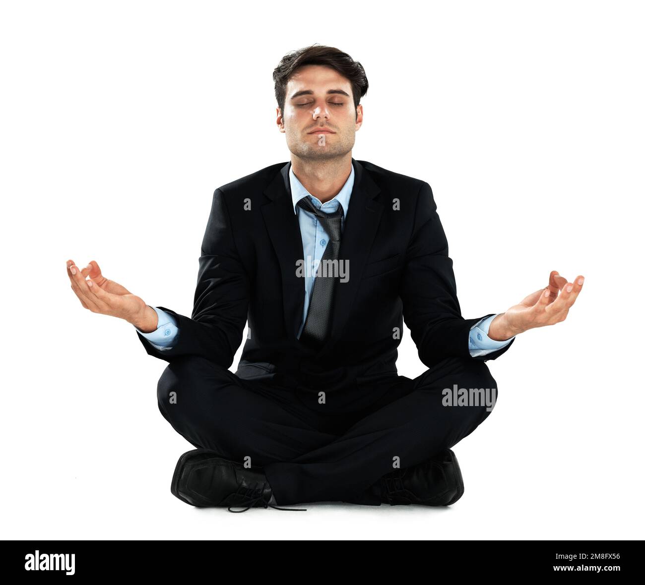 Yoga-Meditation, Entspannung und Geschäftsmann meditieren für Arbeit Stresslinderung, geistige Gesundheit oder Chakra-Energie-Heilung. Lotus, Zen-Mindset-Frieden Stockfoto