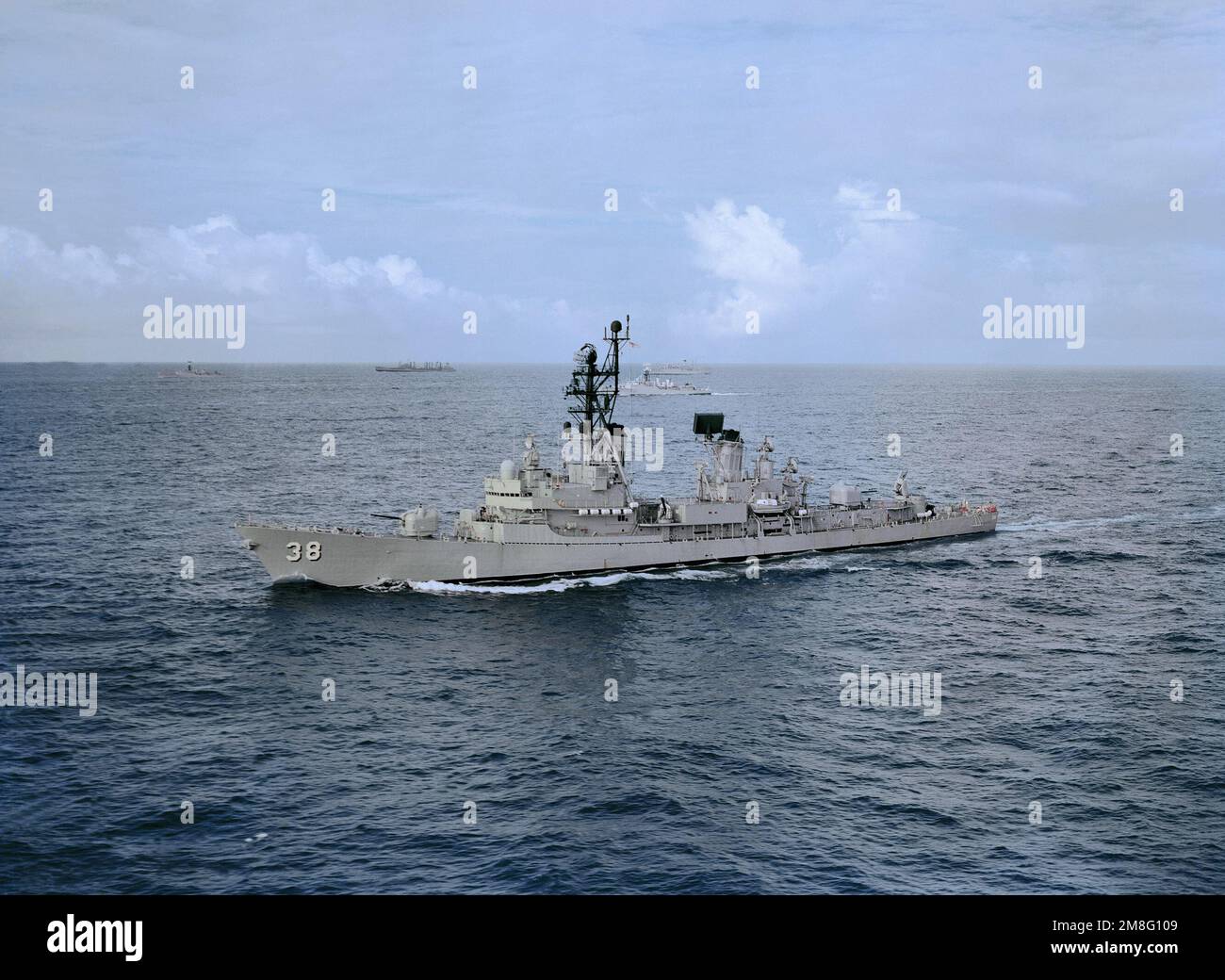 Ein Hafenblick auf den derzeit laufenden australischen Raketenzerstörer HMAS PERTH (38). Land: Pazifik (POC) Stockfoto