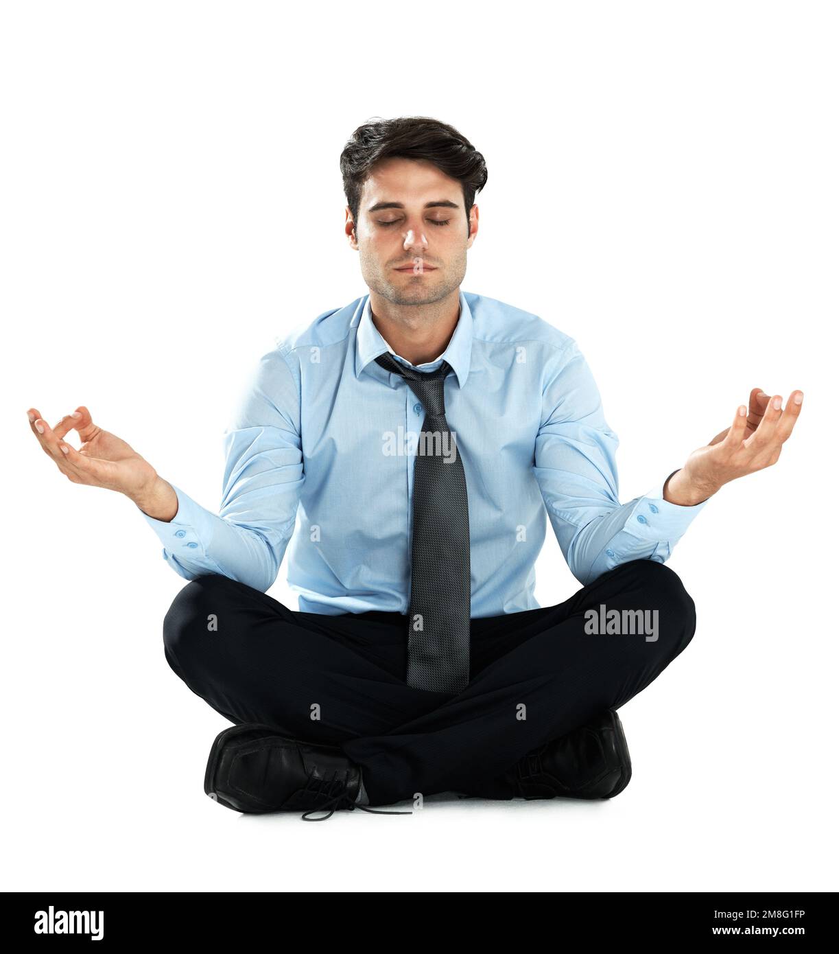 Yoga-Meditation, Entspannung und Geschäftsmann meditieren für Arbeit Stresslinderung, geistige Gesundheit oder Chakra-Energie-Heilung. Lotus, Zen Mindset, Frieden und Stockfoto