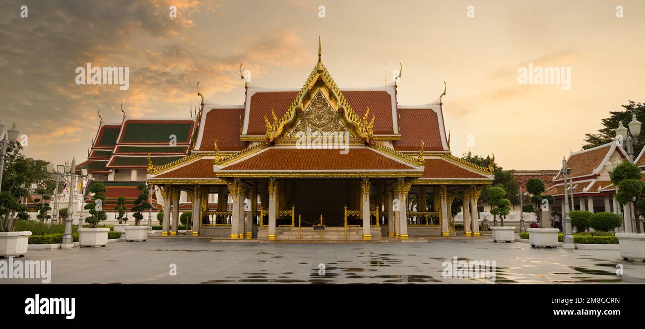 Bangkok, Thailand. 25. November 2022. Königlicher Pavillon Mahajetsadabadin Sonnenuntergang. Meistbesuchte Orte in Bangkok Stockfoto