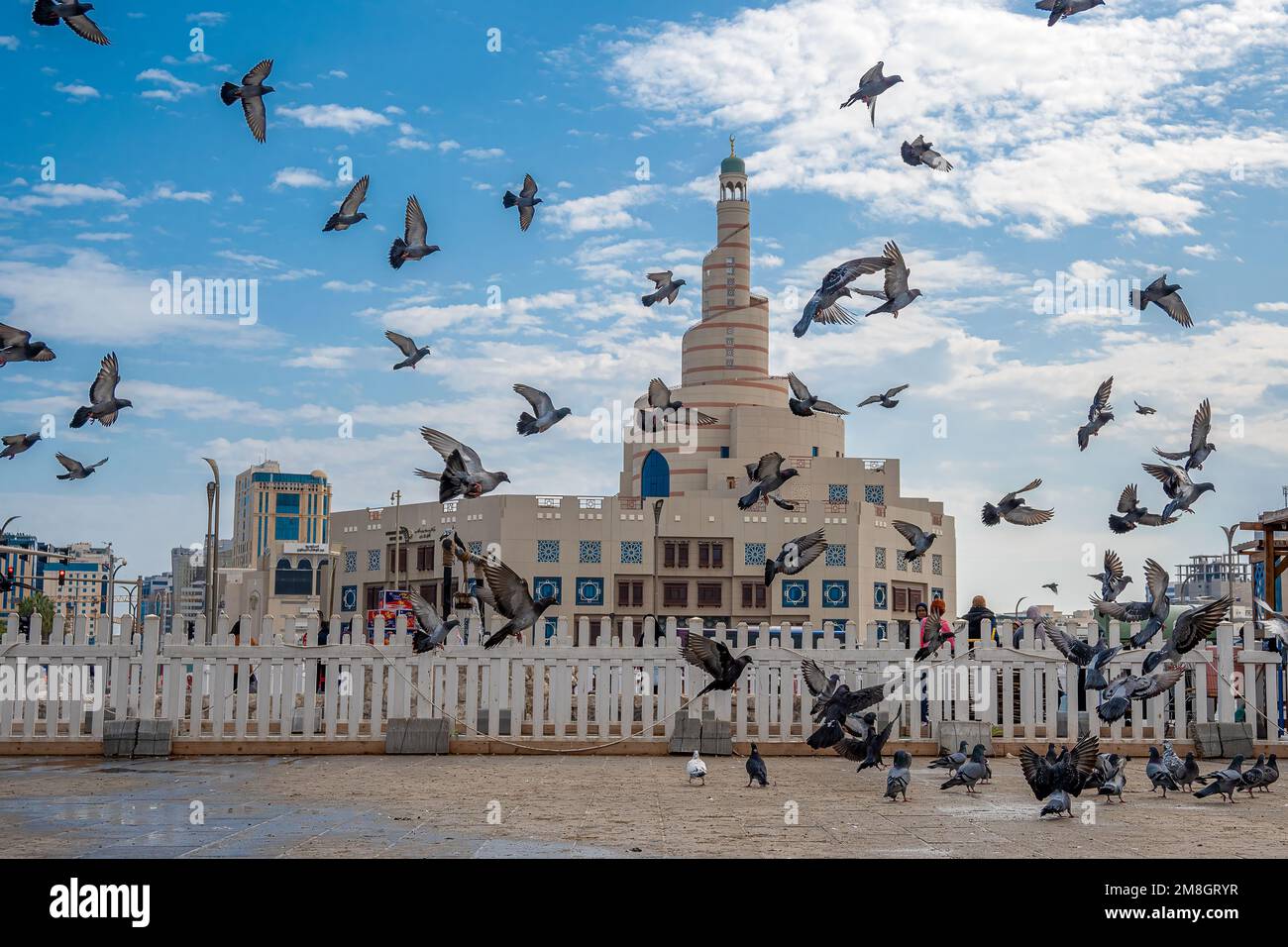 Blick auf das islamische Kulturzentrum der Fanar-Moschee vom Souk Waqif Doha Stockfoto
