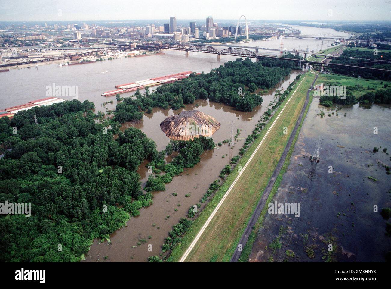 Die Downtown St. Die Gegend um Louis ist von den jüngsten Überschwemmungen schwer getroffen. Basis: Saint Louis Staat: Illinois (IL) Land: Vereinigte Staaten von Amerika (USA) Stockfoto