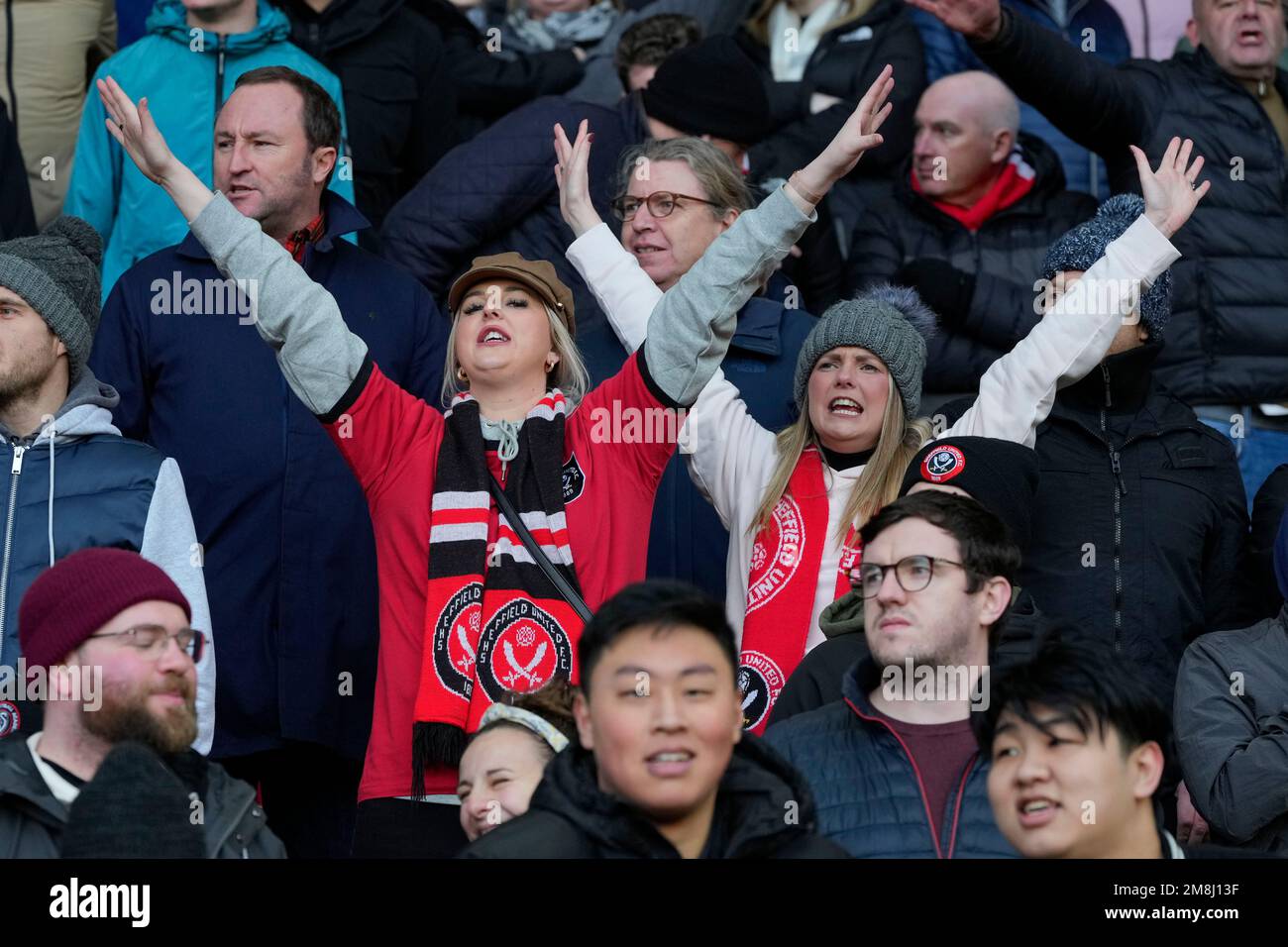 Fans von Sheffield United beim Sky Bet Championship-Spiel Sheffield United vs Stoke City in Bramall Lane, Sheffield, Großbritannien, 14. Januar 2023 (Foto: Steve Flynn/News Images) Stockfoto