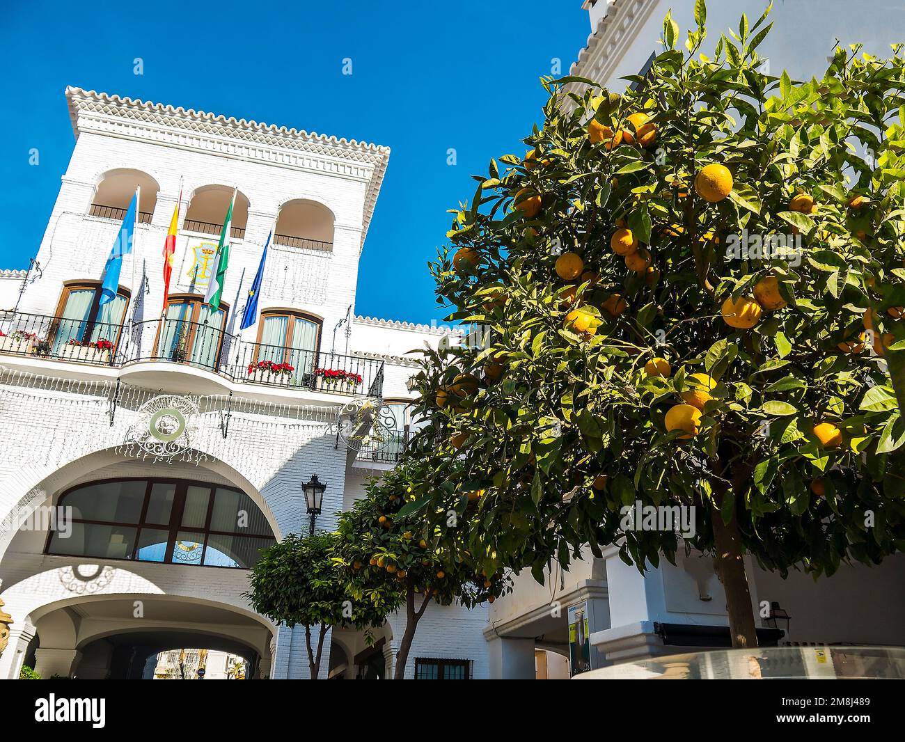 Archetekturelle Details, die typisch spanisch sind in Nerja an der Costa del Sol im Süden Spaniens Stockfoto