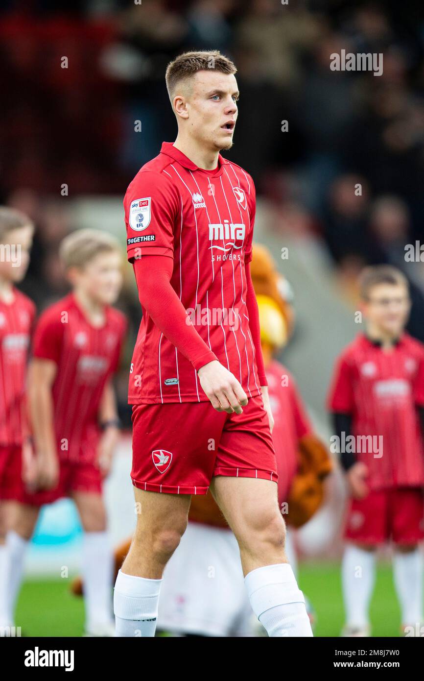 Cheltenham, Großbritannien. 14. Januar 2023. Will Goodwin aus Cheltenham Town vor dem Anstoß. EFL Skybet Football League One Match, Cheltenham Town gegen Derby County im Fully-Suzuki Stadium in Cheltenham, Gloucestershire am Samstag, den 14. Januar 2023. Dieses Bild darf nur zu redaktionellen Zwecken verwendet werden. Nur redaktionelle Verwendung, Lizenz für kommerzielle Verwendung erforderlich. Keine Verwendung bei Wetten, Spielen oder Veröffentlichungen von Clubs/Ligen/Spielern. Bild von Lewis Mitchell/Kredit: Andrew Orchard Sportfotografie/Alamy Live News Stockfoto