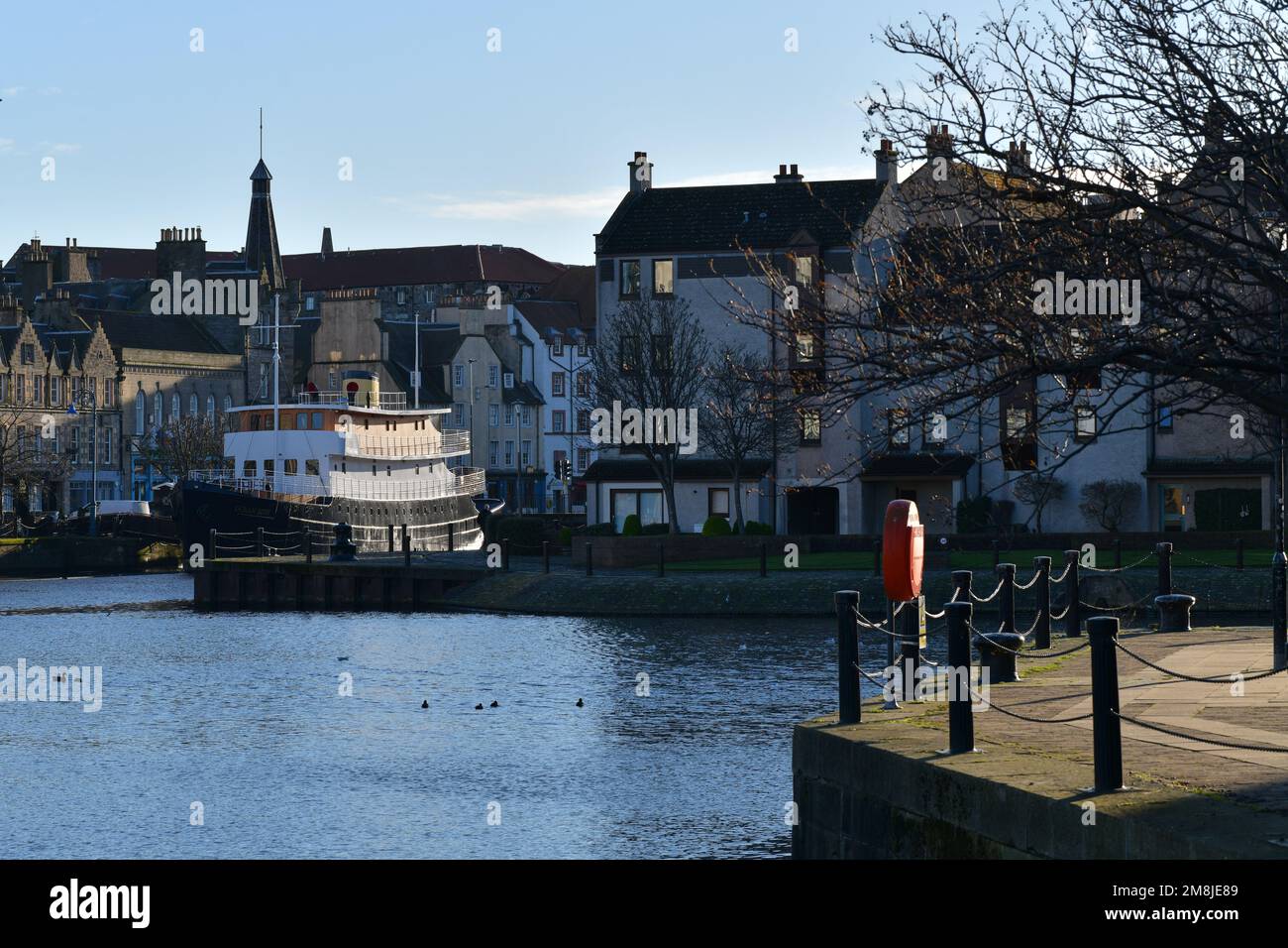 Edinburgh Scotland, Vereinigtes Königreich, 13. Januar 2023. Allgemeiner Blick auf den Hafen von Leith und die Umgebung. Das Wasser von Leith. Live-Nachrichten von sst/alamy Stockfoto