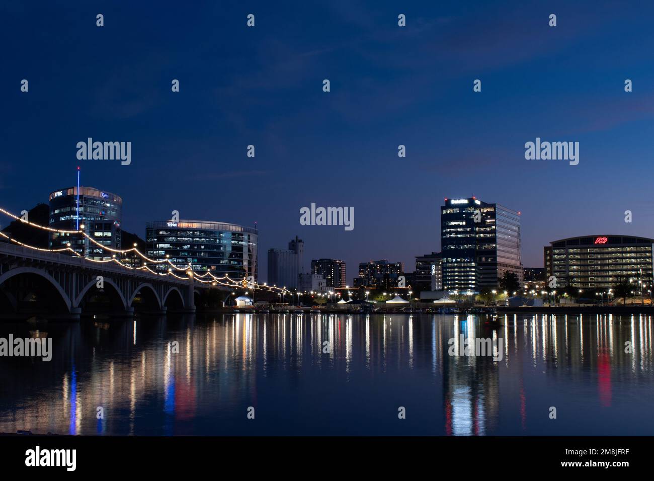 Tempe Town Bei Nacht (Nr. 2) Stockfoto
