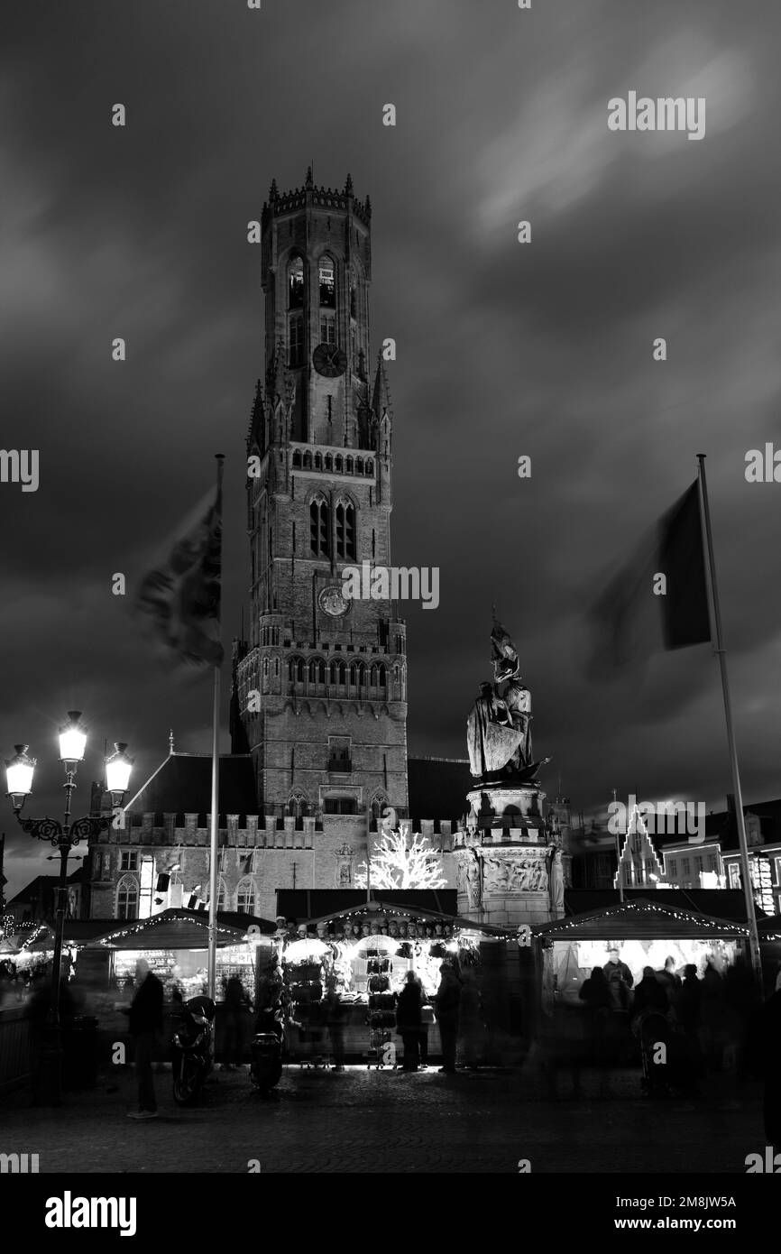 Der Belfort-Turm ( Belfry ), Brügge-Stadt, Westflandern in der flämischen Region Belgiens. Brügge ist ein UNESCO-Weltkulturerbe. Stockfoto